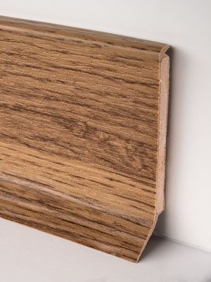 Плинтус на деревянной основе Dollken (Долкен) S60 Flex Life TOP 2782 Квартет 2575x60x15 Основа плинтуса - HDF из древесины хвойных пород, покрытие - эластичный и прочный полимер, края мягкие.